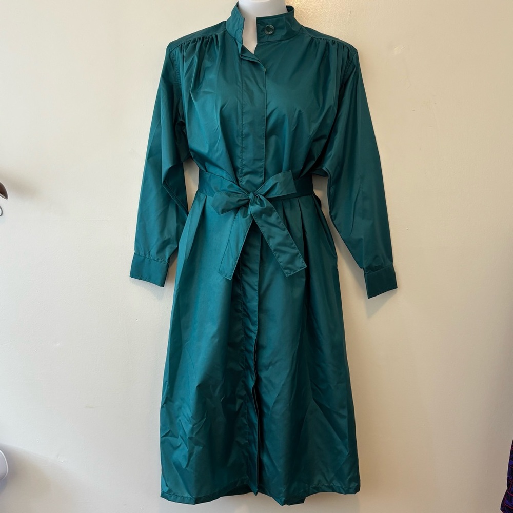 Vintage Aqua Sheen turquoise belted raincoat size small hidden button